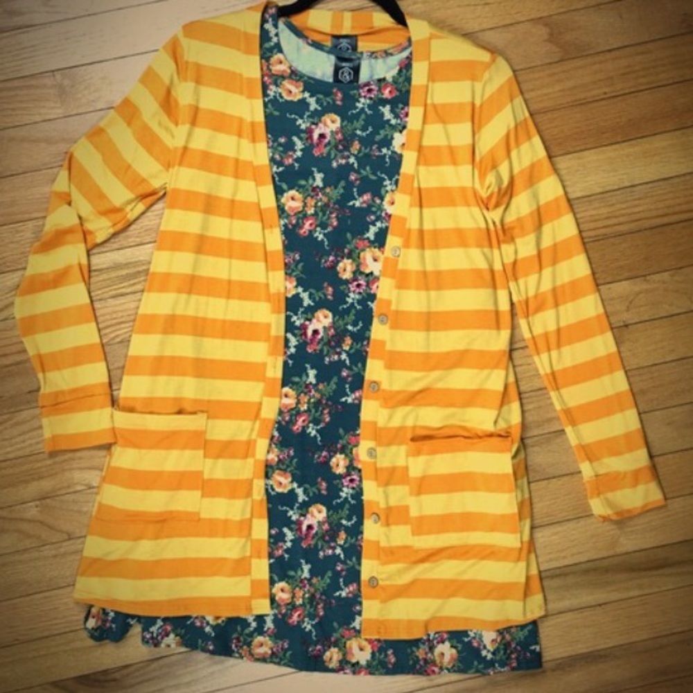 NWT Agnes & Dora Essential Cardigan 💛🧡 Medium